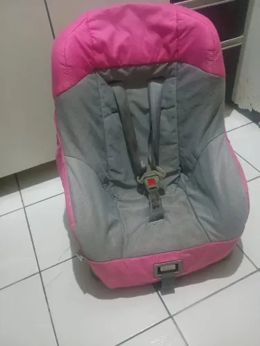 CADEIRÃO DE CARRO DE 1 a 5 ANOS DE IDADE 