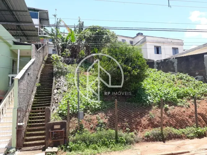 Imóvel para venda possui 300 metros quadrados em Santos Dumont - Juiz de Fora - MG
