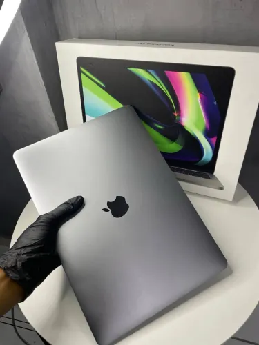 MacBook Pro M1 512/8gb / troco por iPhone 11 ou superior + volta