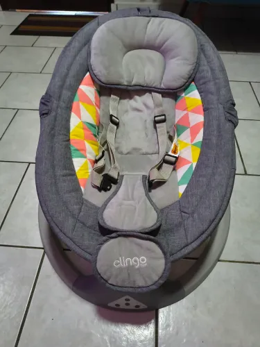 Cadeira de balanço infantil eletrônica 