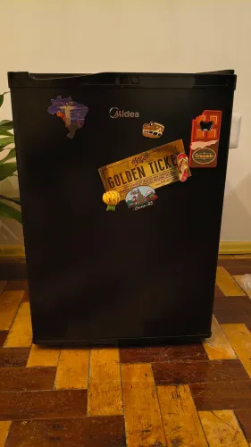 Frigobar Midea 64 litros 