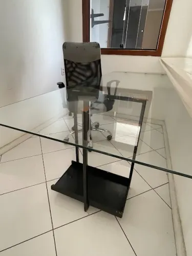 Mesa e Cadeira para Escritório