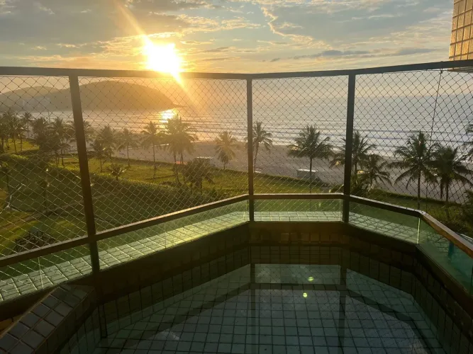 RIVIERA frontal pé na areia