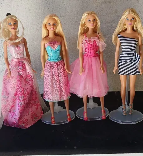 Lote de bonecas Barbies usadas