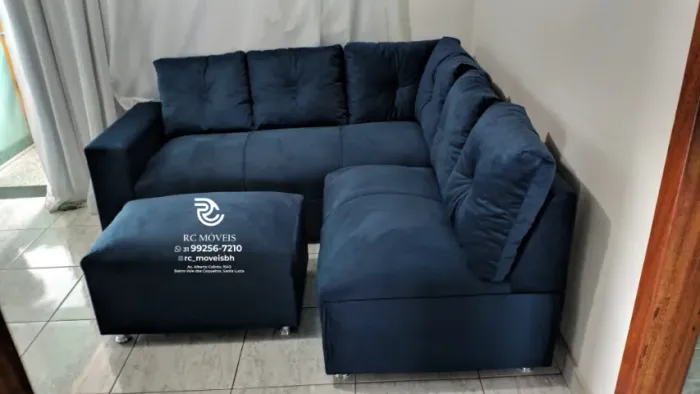 Sofá de Canto com Puff - Modelo em L Confortável