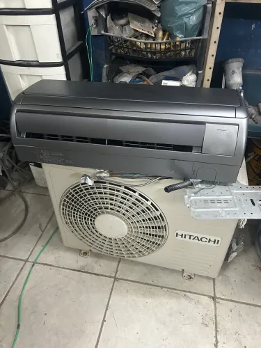 Vendo ar condicionado Split hitachi 12000 Btu prata escuro