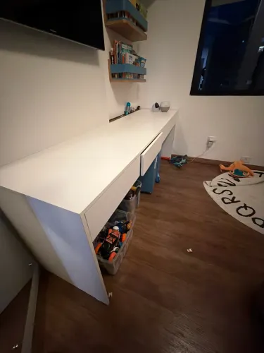 Mesa estudo / penteadeira branca em mdf com 4 gavetas