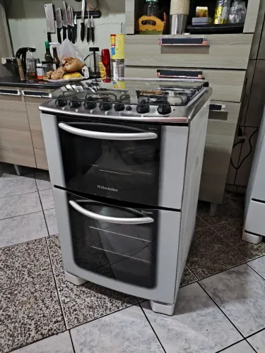 Fogão 4 Bocas Duplo Forno Electrolux