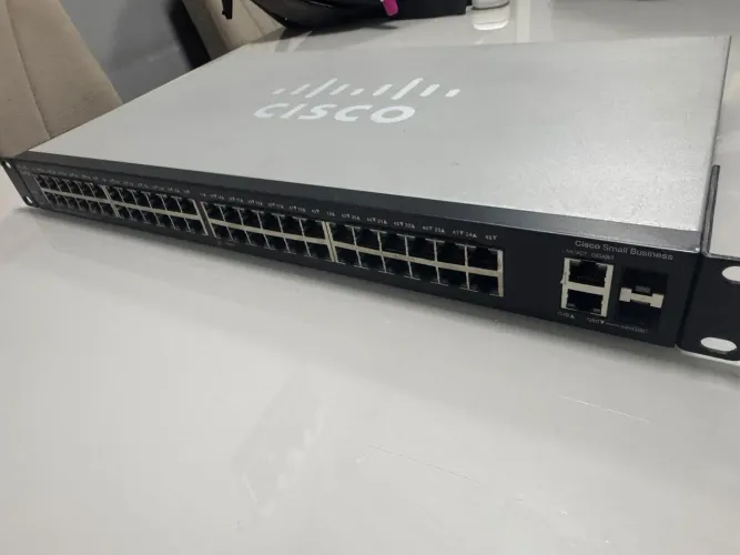 SWITCH CISCO sg200-50