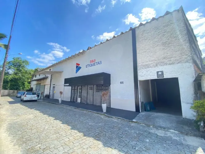 Galpão com 700m² no bairro Primeiro de Maio!!!