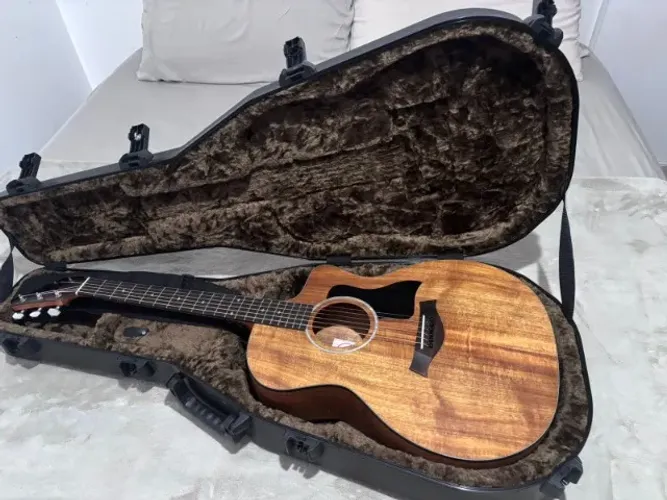 Violão Taylor Custom 224ce-K DLX Koa