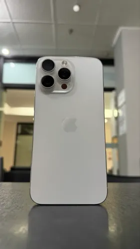15 PRO MAX BRANCO 256 GB SEMINOVO