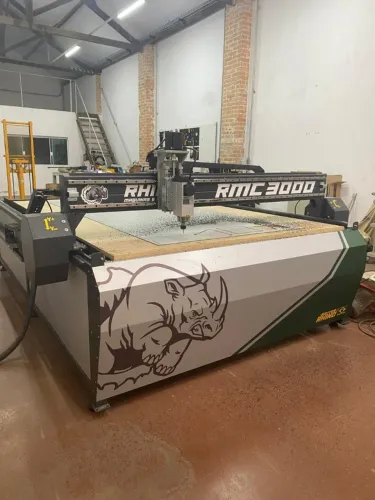 Router CNC 3000 x 2000 - semi-nova