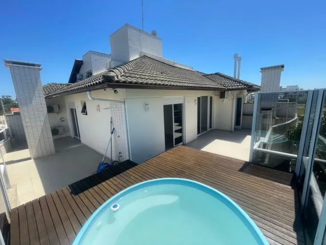 Cobertura para Locação em Florianópolis / SC no bairro Campeche