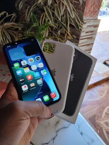 IPHONE 11 PRETO COM CAIXA 128 GIGAS " ENTREGO "
