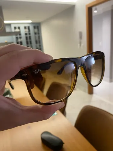 Óculos Ray-Ban RB4147 Boyfriend - ÚNICO DONO