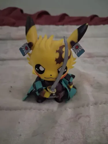 action figure Pikachu