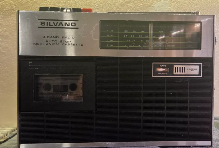 Rádio Portátil Silvano KC-4010