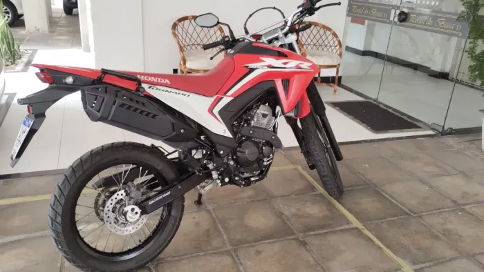 HONDA TORNADO 300cc. Revisada em 11/06.