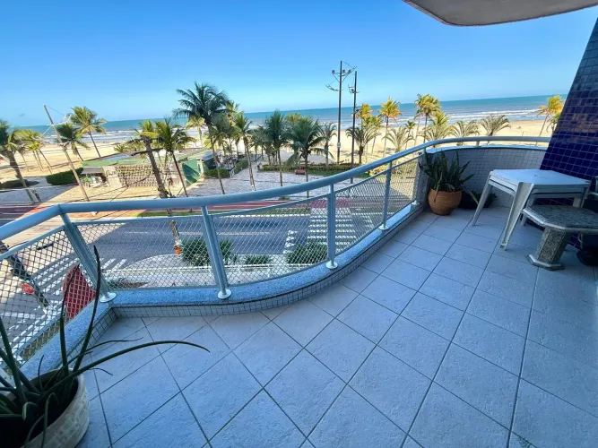 Apartamento frente mar em Praia Grande
