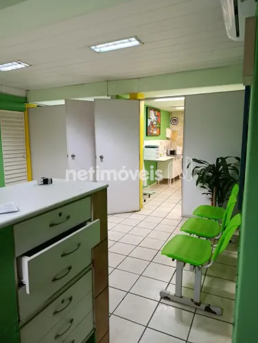 Casa residencial e comercial.