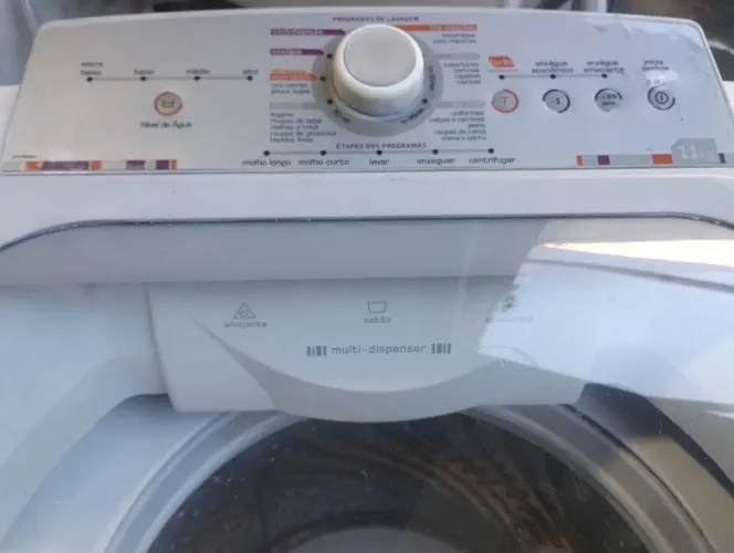 Vendo essa máquina de lavar roupa Brastemp ative 11 kg funcionando perfeitamente pegou
