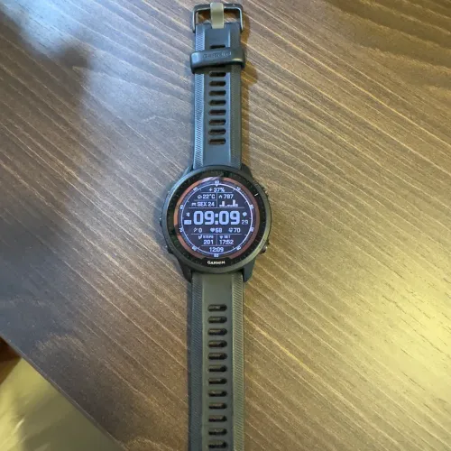 Relógio Garmin 955 solar semi novo