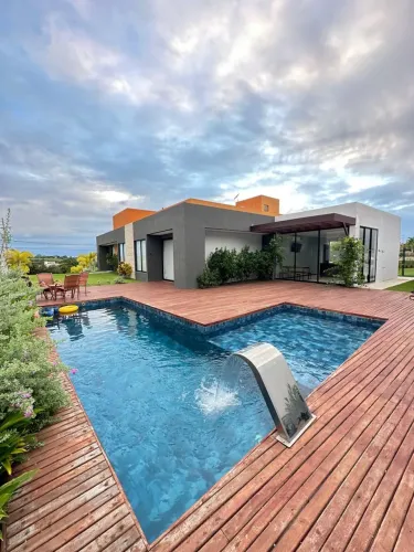 Casa em condomínio fechado no Grenn park com 3 suítes , piscina
