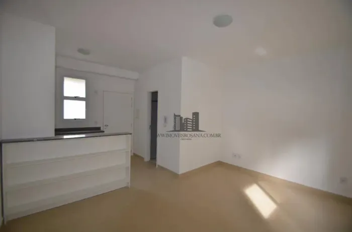 Loft/JK semi mobiliado e 01 box/garagem coberta no centro em Porto Alegre/RS.