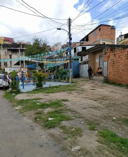 Vende- se terreno 6×22