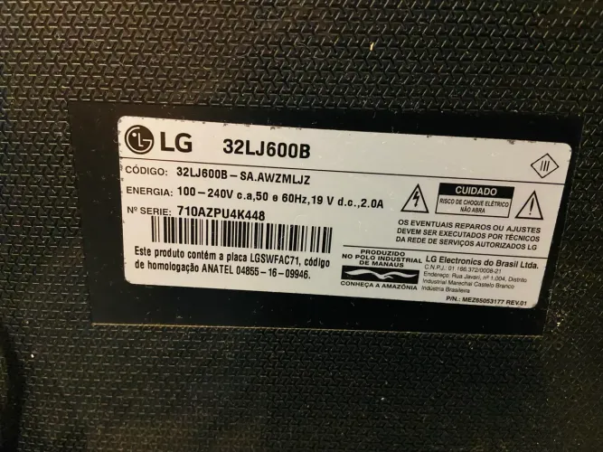 Smart TV LG de 32 polegadas, modelo 32LJ600B. Sem controle