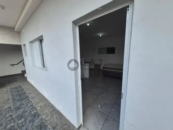 Kitnet para Locação no Jardim Sorocabano: 1 quarto, 1 sala, 1 banheiro, 1 vaga de garagem,