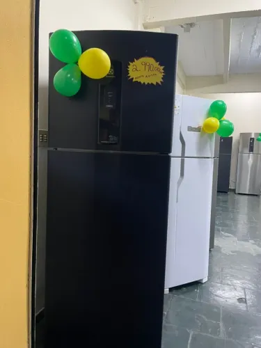 Geladeiras Electrolux, queima de estoque, novos com pequenas várias. 