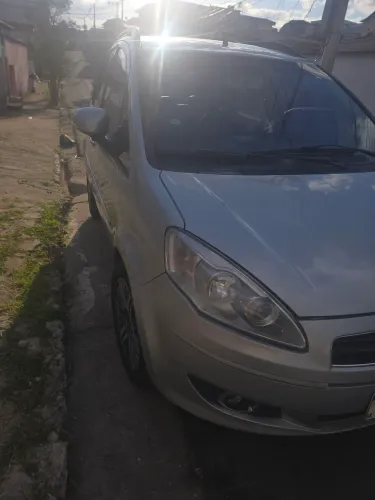Fiat Idea Essence 1.6 Flex 16V 5P 2012