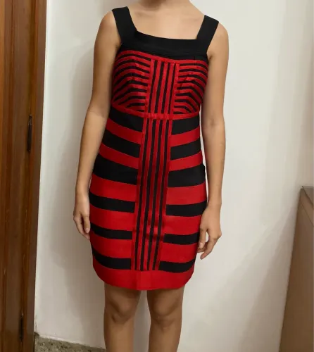 Vestido curto em bangadem Skazi