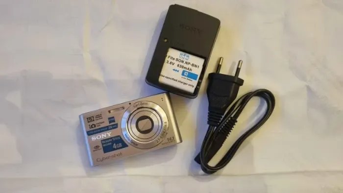 sony cyber shot dsc w320