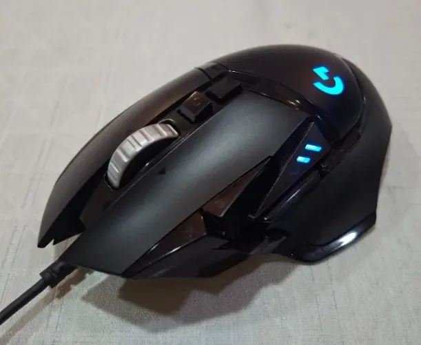 Logitech G502 Hero - pouco usado, completo e em estado impecável