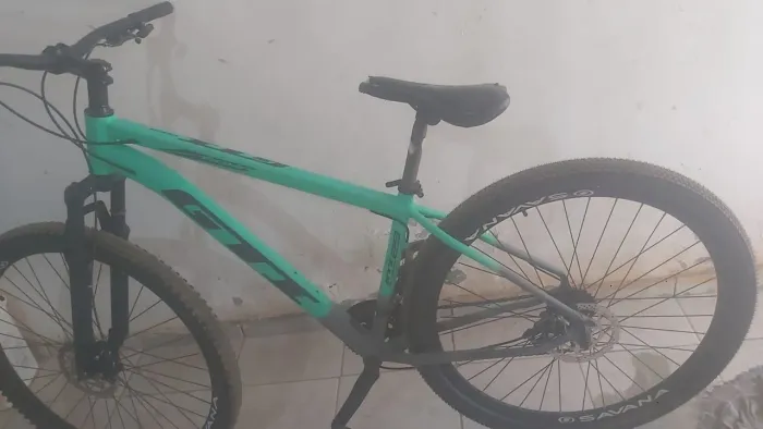 Vendo bicicleta aro 29 GTI top completa usada em esselente estado 