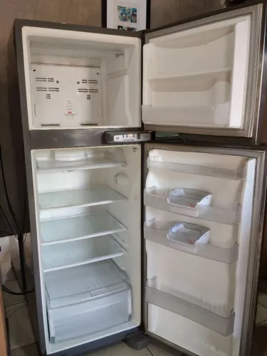 Vende-se geladeira