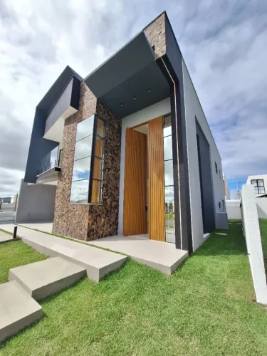 Casa de Alto Padrão | 287 m² | 4 Suítes | Pé-Dir. Duplo | Piscina | Terras Alpha Caruaru