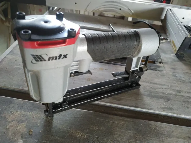 Grampeador pneumático novo 160,00