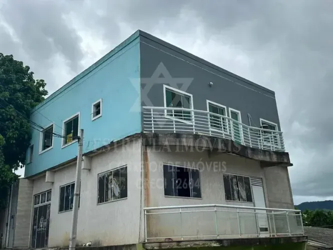 Ótima opção de apartamento para aluguel anual com 2 quartos no centro de Bacaxá - Saquarem