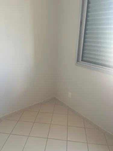 Alugo quarto em apartamento