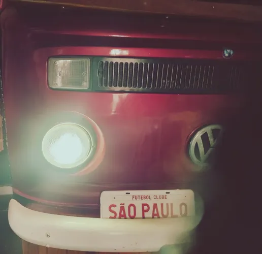 Balcão Kombi faróis de verdade