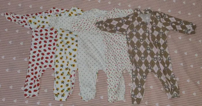 Macacão de zíper infantil 