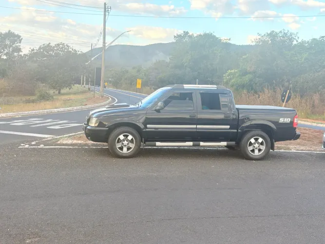 Chevrolet S10 Pick-up Exec. 2.8 4X4 CD TB Int.dies 2011