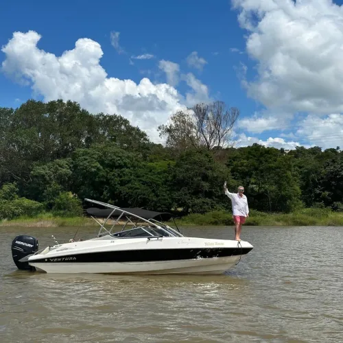 Lancha Ventura 230