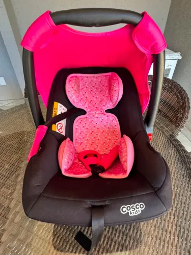 Bebê Confort WIZZ - COSCO Kids - Rosa e preto