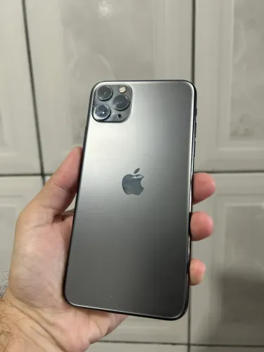 iPhone 11 Pro Max 64GB com caixa e carregador