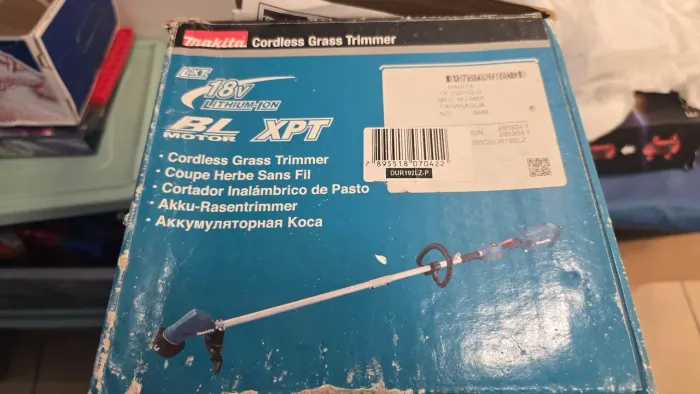 Cortador de grama sem fio.